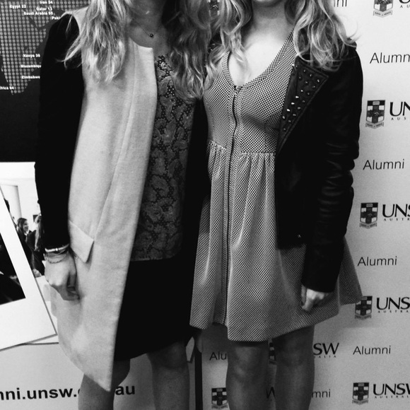 Sandro white and black summer dress with great neck - Picture 2 of 4